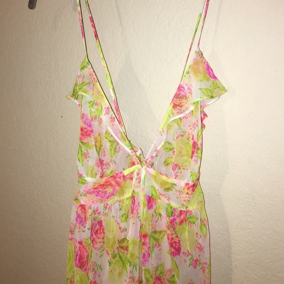 Victoria's Secret Very Sexy Floral Slip - Picture 2 of 4